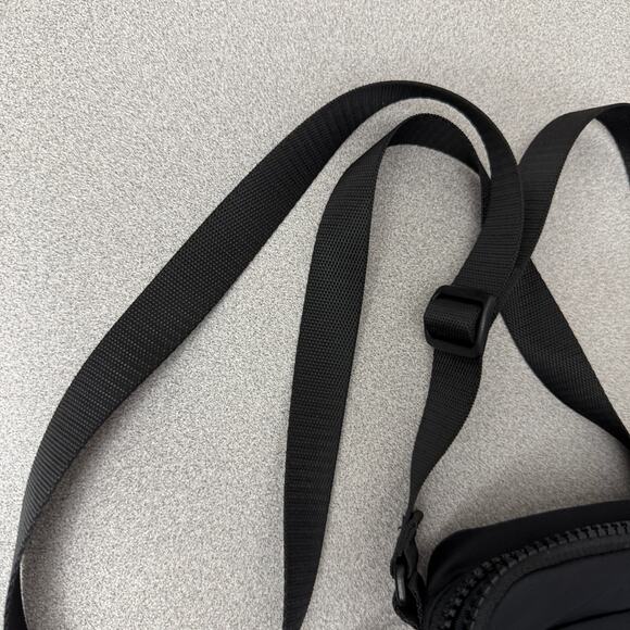 Lululemon Easy Access Crossbody Bag Black Purse Zip Pocket Adjustable Strap - Picture 3 of 10